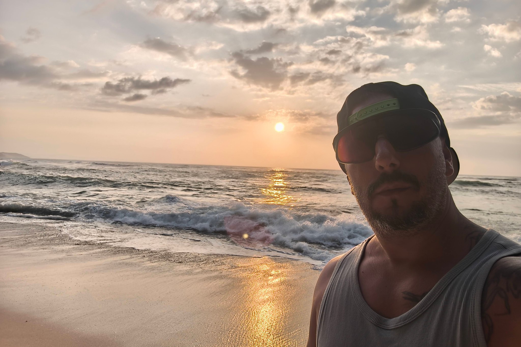 FUNESMA79 en la playa al atardecer | FUNESMA79